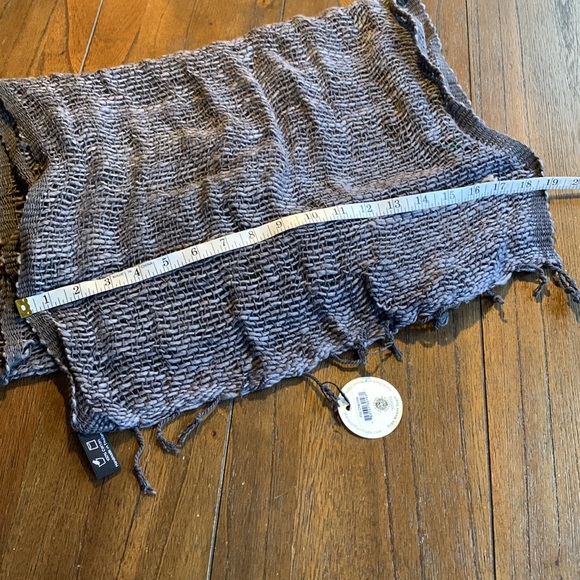 Marquet Fair Trade Free Weave Handwoven Cotton Scarf - Picture 8 of 9